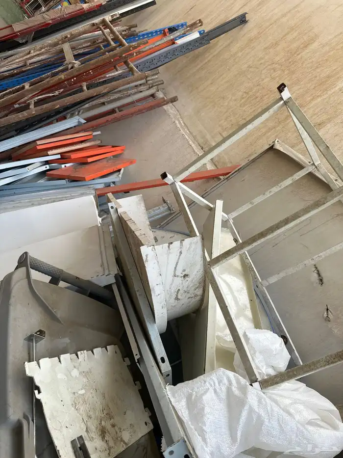 رفوف واستنادات تموينات مشكلة 0