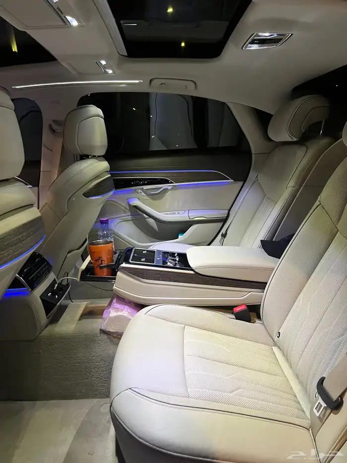 اودي A8L عداد قليل 2020 35