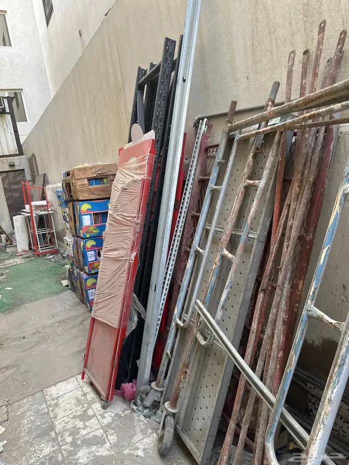 رفوف واستنادات تموينات مشكلة 3