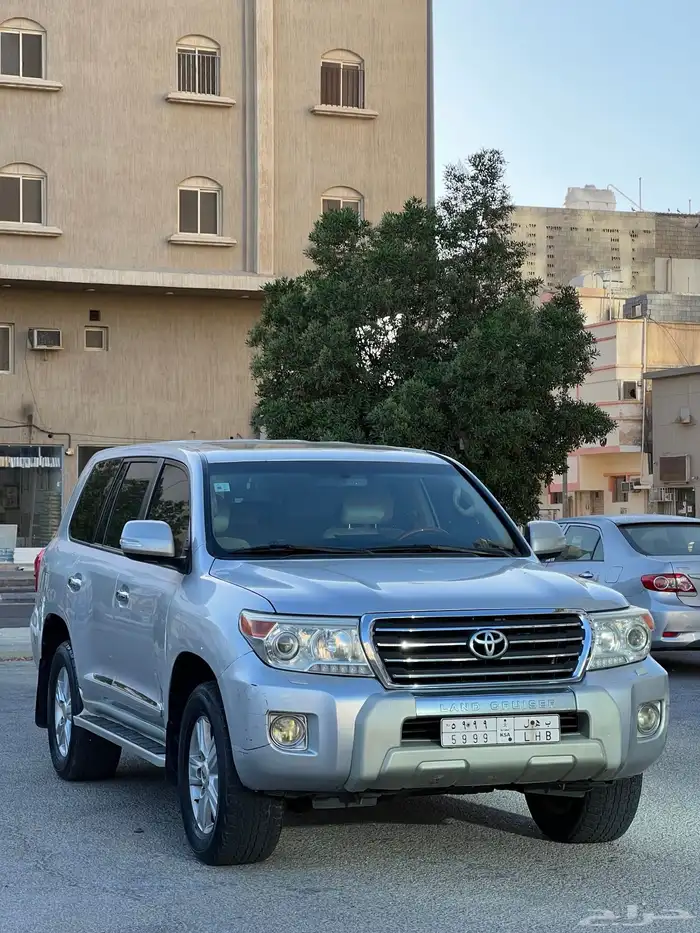 تويوتا لاند كروزر جيب موديل 2013 24