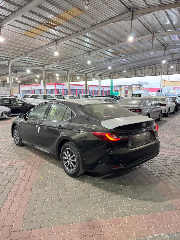 تويوتا كامري E بنزين 2025 3