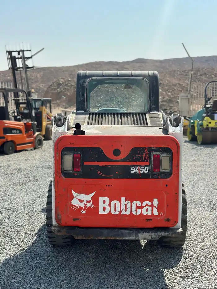 بوبكات مقاس S450 موديل 2018 نظيف جدا 6