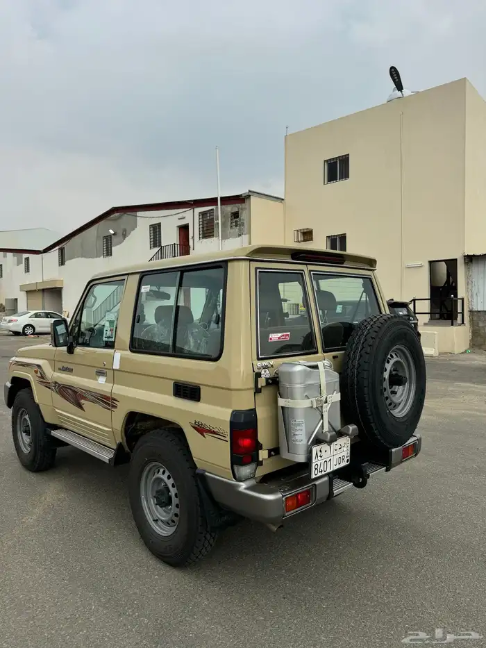 ربع 22 سعودي فل كامل الصقر بيج مخزن(النادر) 9