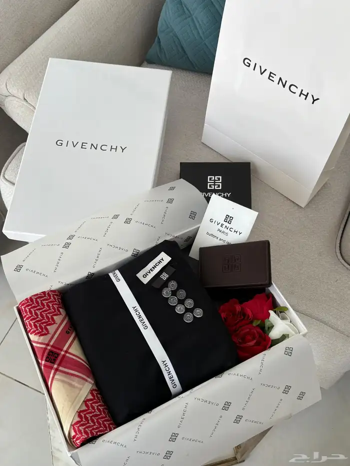 عرض الشتاء بوكس ملكي ماركة ديور قماش 25