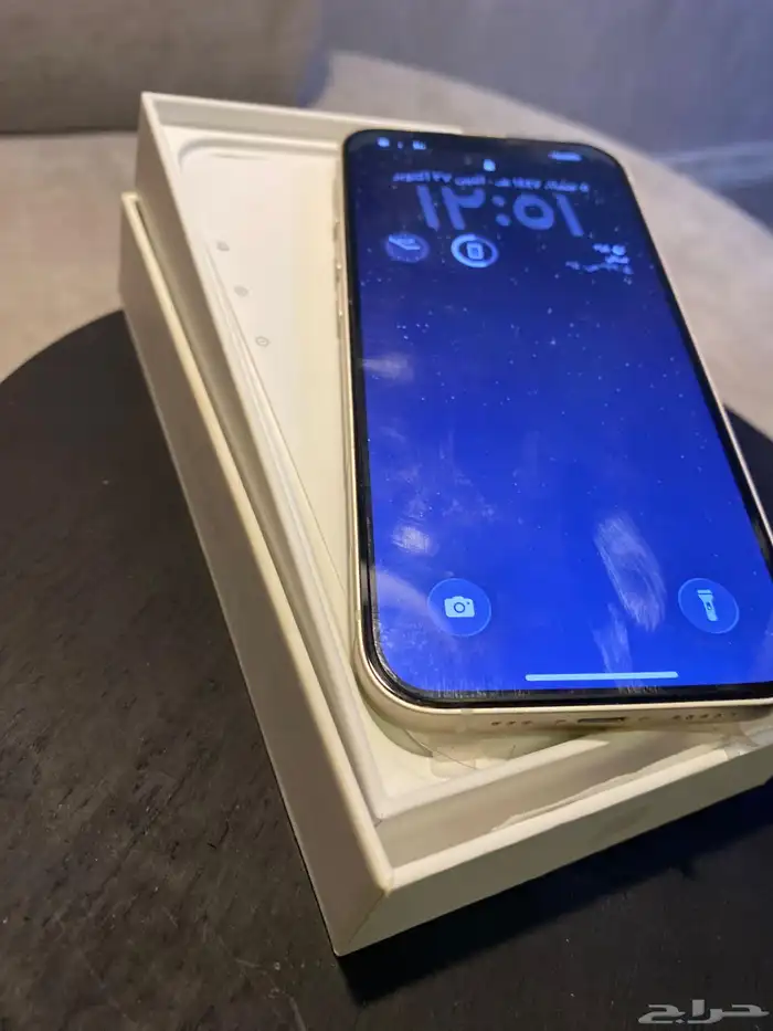 عندي ايفون 13عادي جديد ماله شهرين معي اغراضه وضمانه معي 5