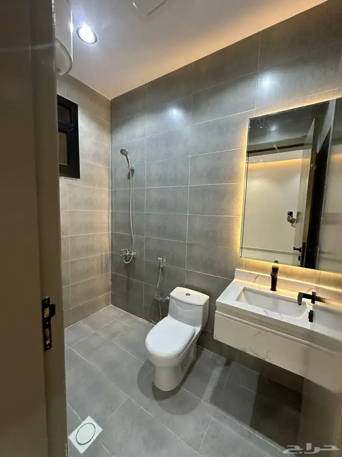 للبيع روف علوي بسعر مناسب خميس مشيط 16