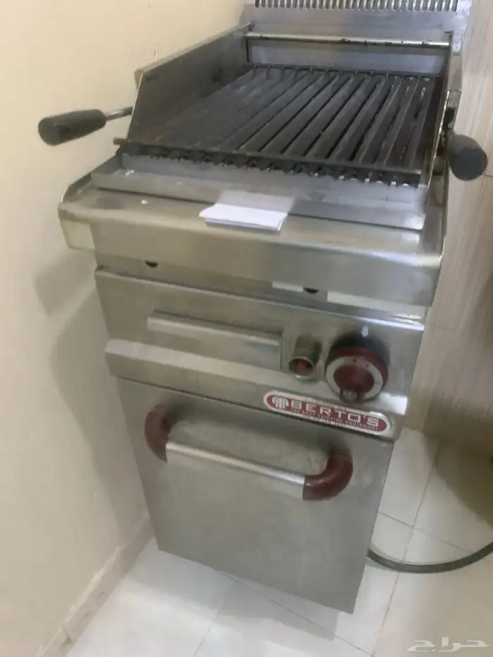شواية غاز بحجارة الحمم البركانية ايطالية نظيفة جدا وممتازة 1