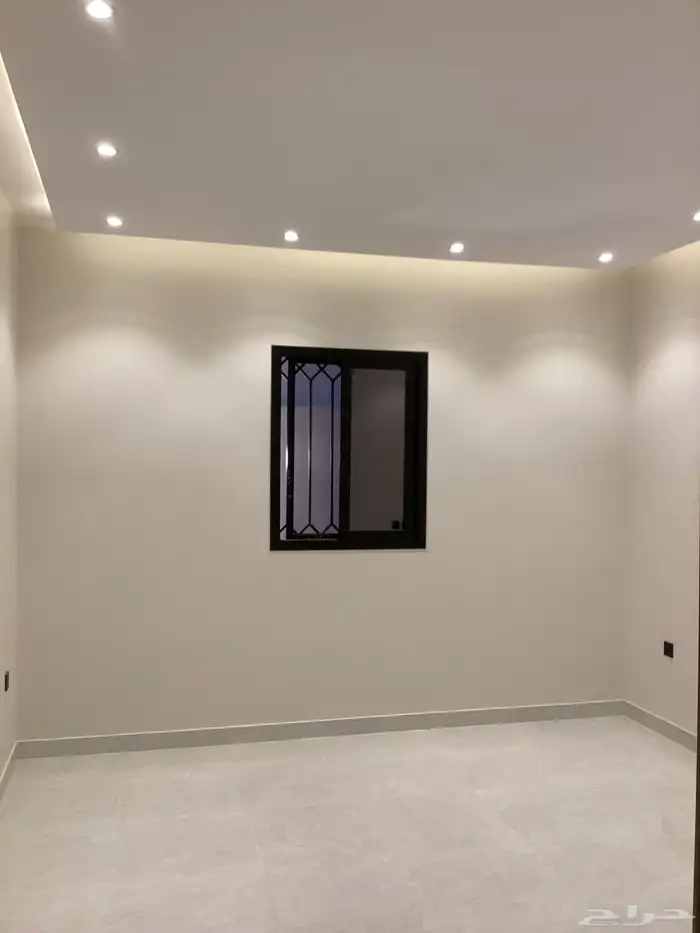 شقة أرضي فاخرة بتصميم راقي العزيزية  أحد رفيدة 12