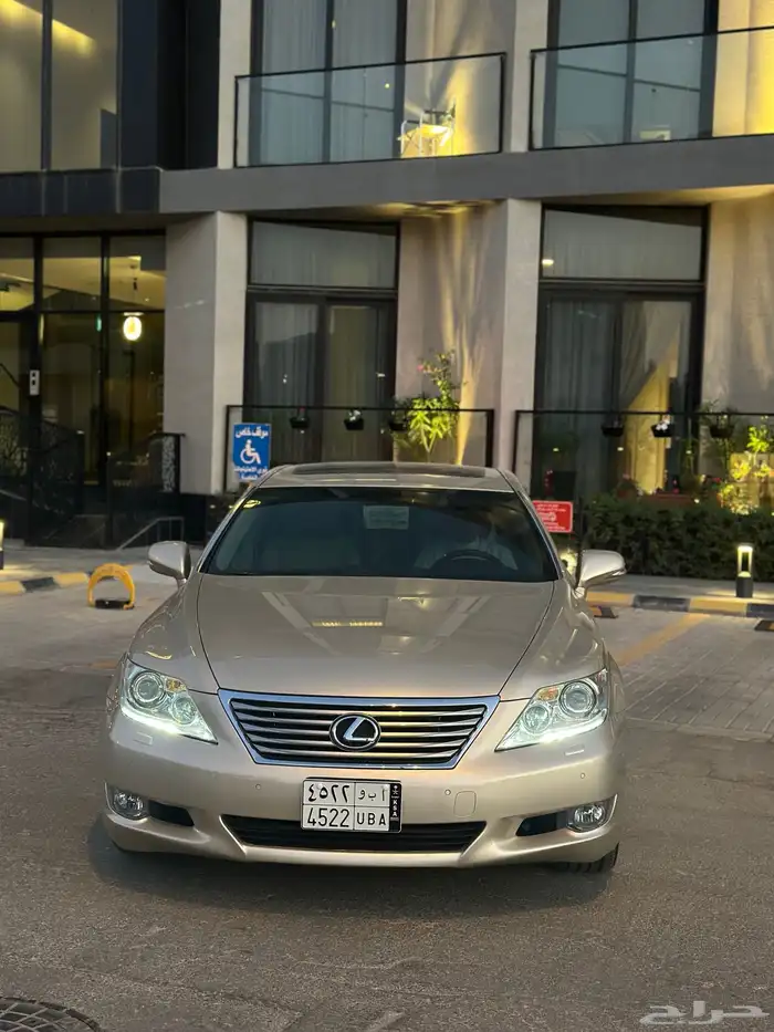 لكزس LS460 مخزن 2012 19