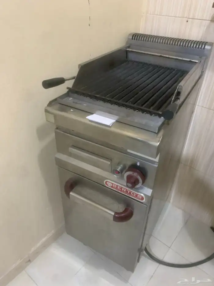 شواية غاز بحجارة الحمم البركانية ايطالية نظيفة جدا وممتازة 3