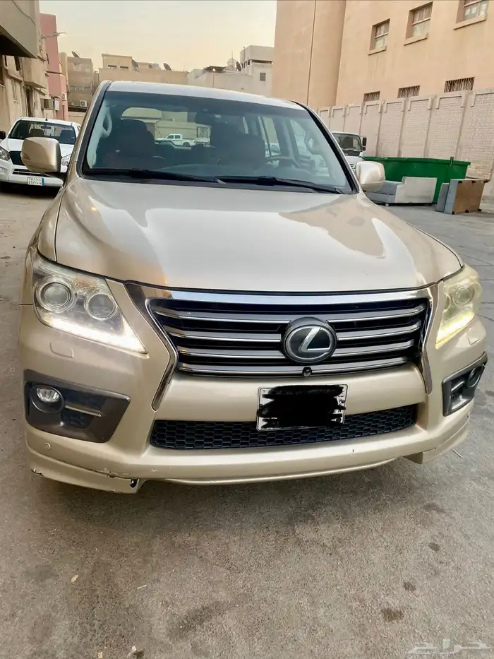 تويوتا لكزس 2013. ال اكس 570 4