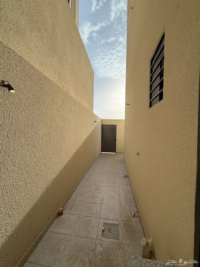 للبيع روف علوي وروف ارضي ببايكة سيارة ف شمال الخميس 26