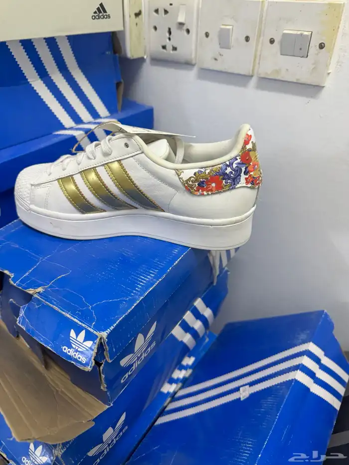 شوزات ماركات اصليه 23