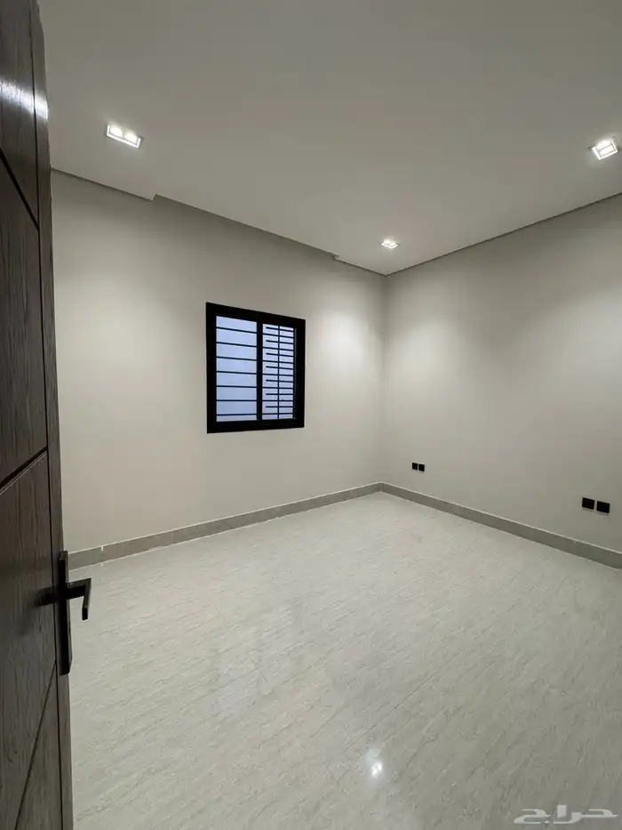 للبيع دور أول في حي الجنادرية -مخطط المعالي- 2