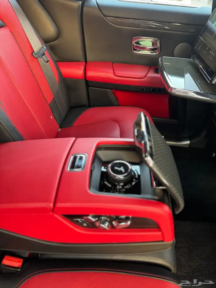 رولزرويس قوست 2023 - بلاك بادج - ضمان وصيانة مجانية 10