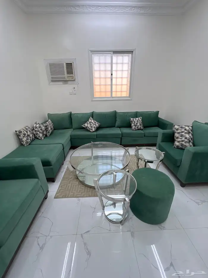 كنب وطاولة وفرشة ارضيه 0