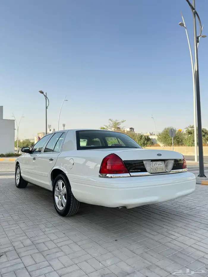 فورد كراون فكتوريا 3