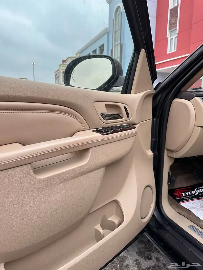 كاديلاك اسكاليد 2011 فل كامل الجميح 44