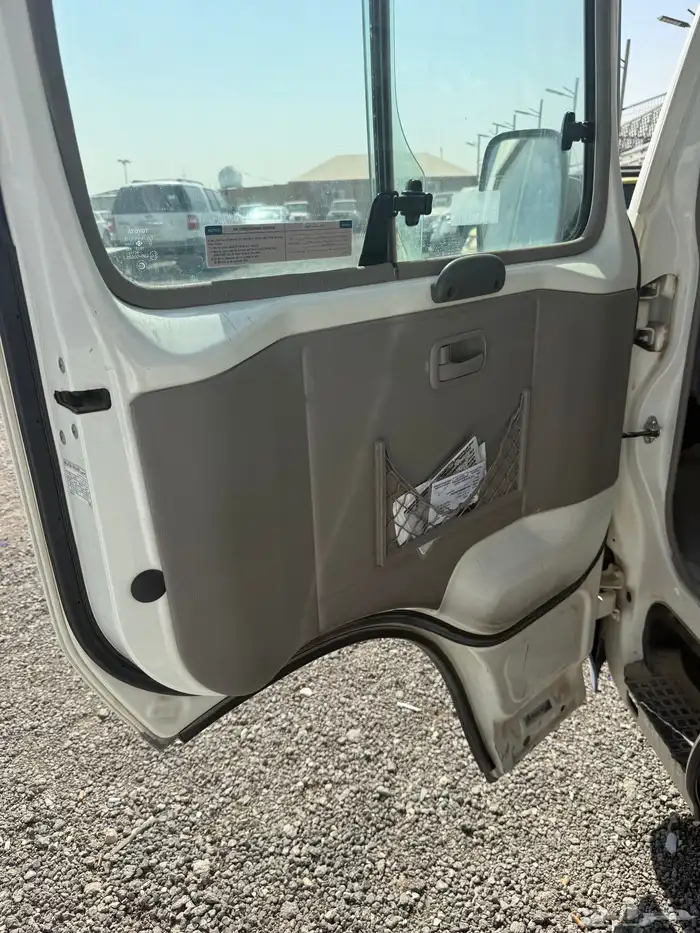 باص كوستر مخزن bus 5