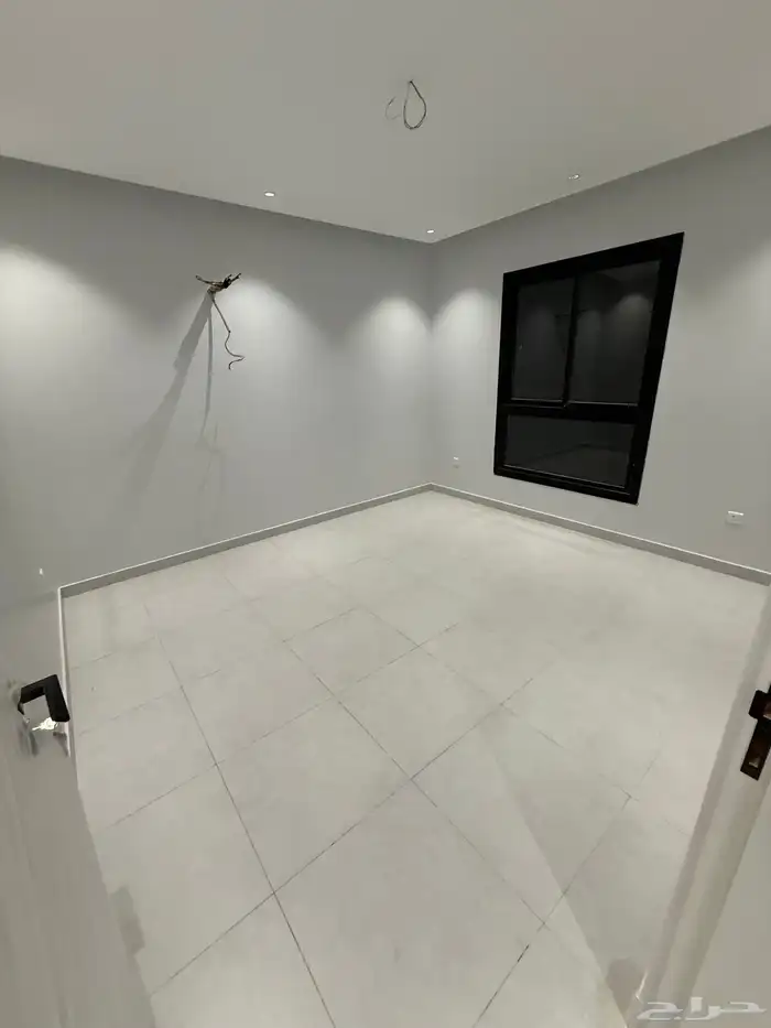 شقة جديده للإيجار حي الريان 0