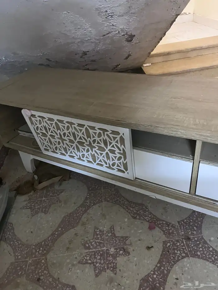 طاولة تلفزيون 2