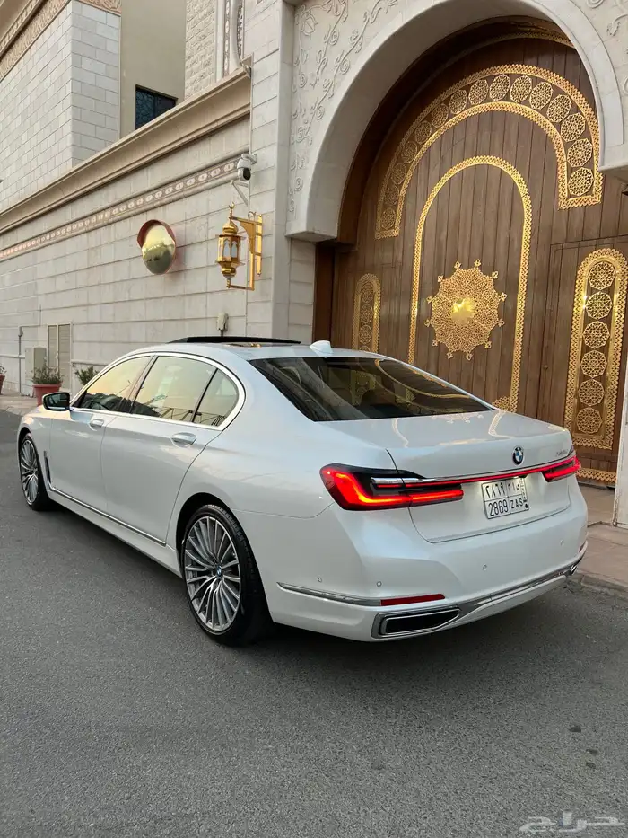 للبيع بي ام دبليو 2021 - 730 li بحالة الجديده 6