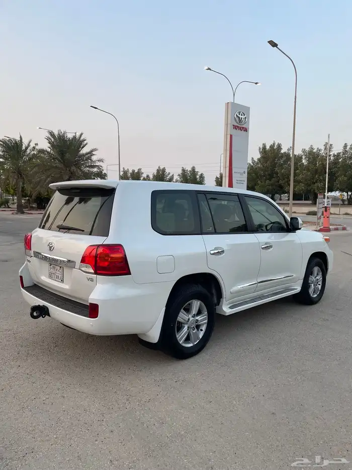 لاندكروزر 2014 GXR 8