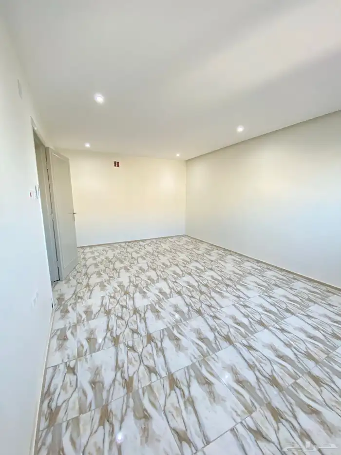 شقه فاخره للإيجار بحي الوادي 1