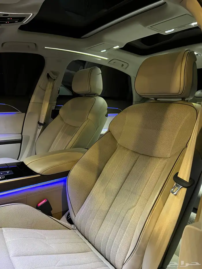 اودي A8L عداد قليل 2020 27