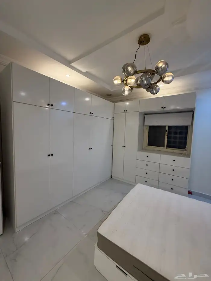 شقة لإيجار خمس غرف حي الصفا مكيفات راكبة 10