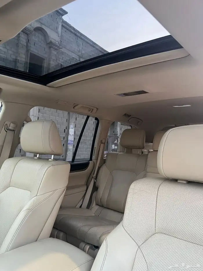 جيب لكزس اسود 2016 LX570 نادر و نظيف جدا  وممشى قليل 13