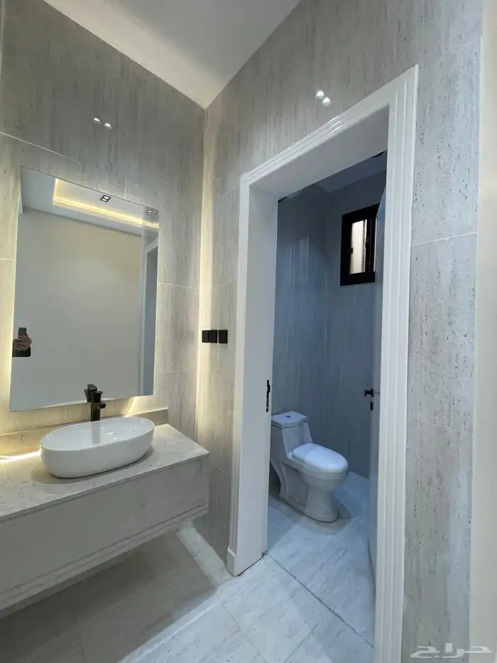 فيلا روف دور ثانى مع ملحق بدرج خارجى باالقرب من نادى ضمك 27