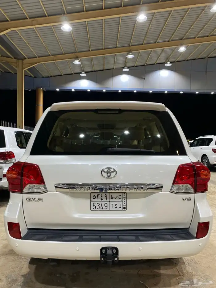 للبيع جيب جي اكس ار 2014 فل كامل عبداللطيف عداد 86 الف 9