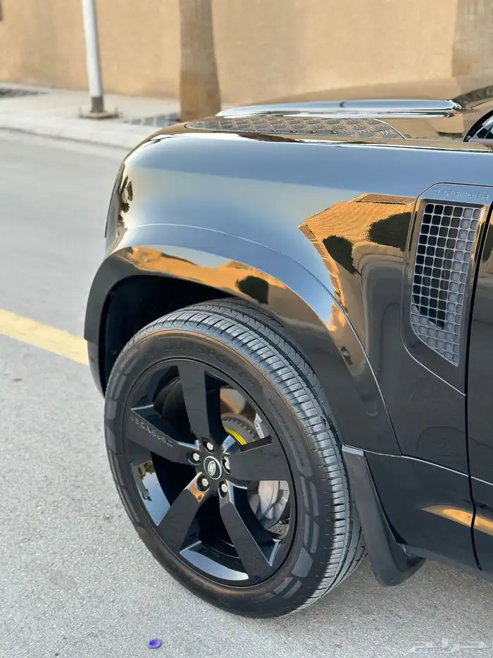 ديفندر 6 سلندر 2022 تحت الضمان HSE ( تم البيع ) 6