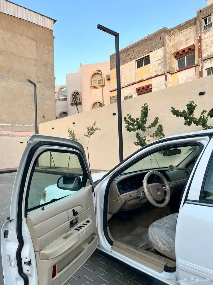 فورد فكتوريا 8