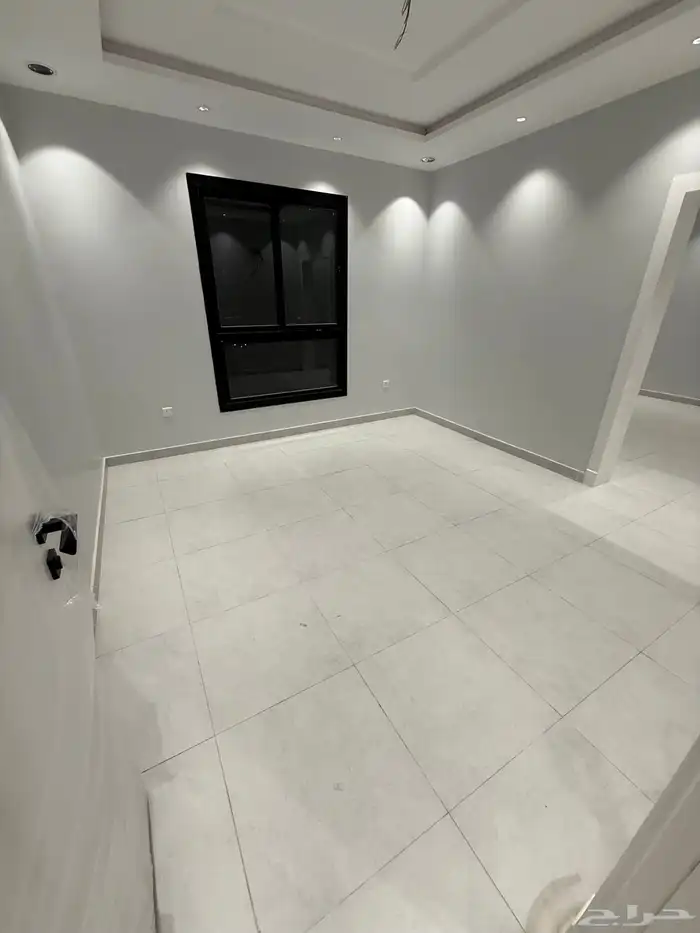 شقة جديده للإيجار حي الريان 4