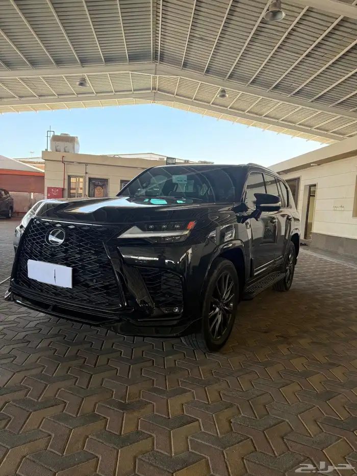 لكزس إف اسبورت LX600 موديل 2024 3