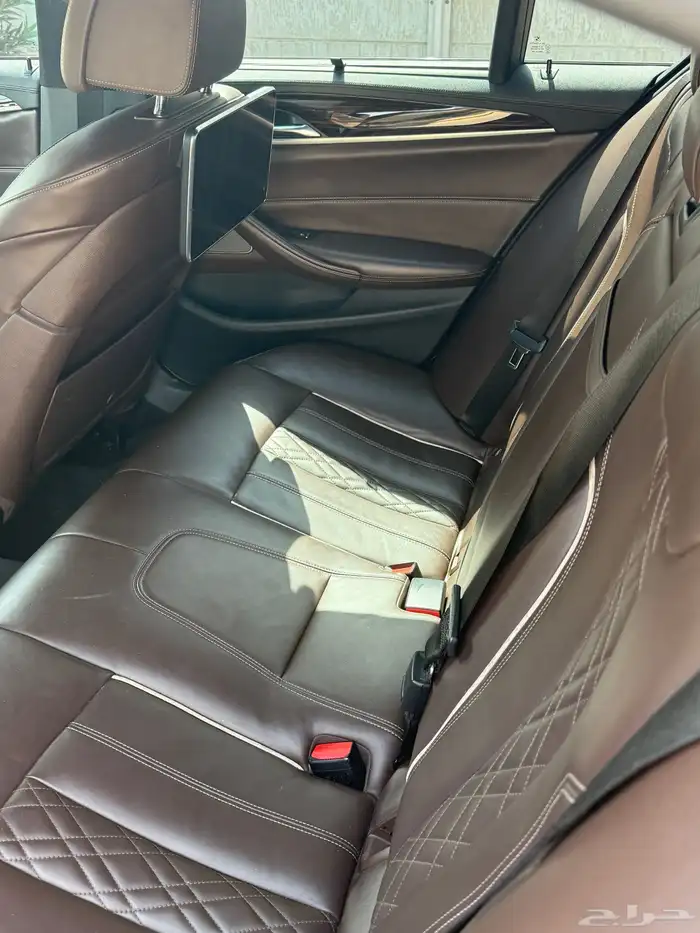 بي ام دبيلو الفئة الخامسه i530 2017 كومفورت 8