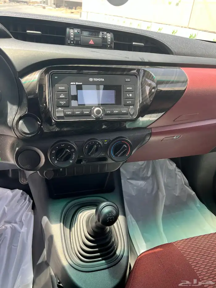 تويوتا هايلوكس غماره بنزين موديل 2022 13