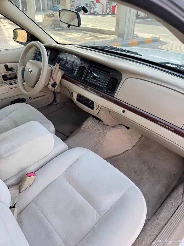 فورد كراون فكتوريا 27