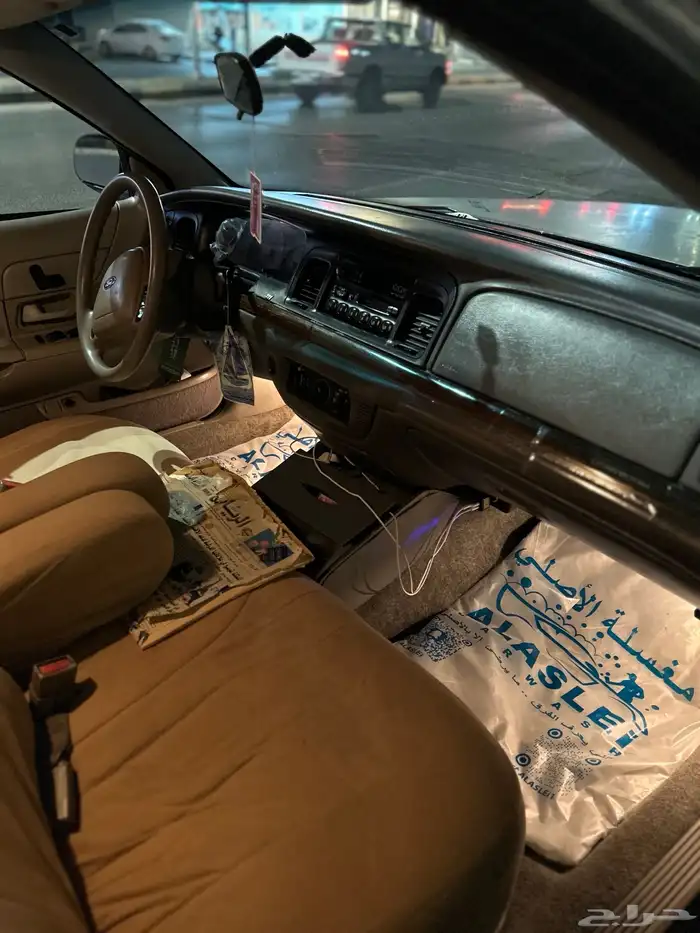 فورد كروان فكتوريا 2002 14