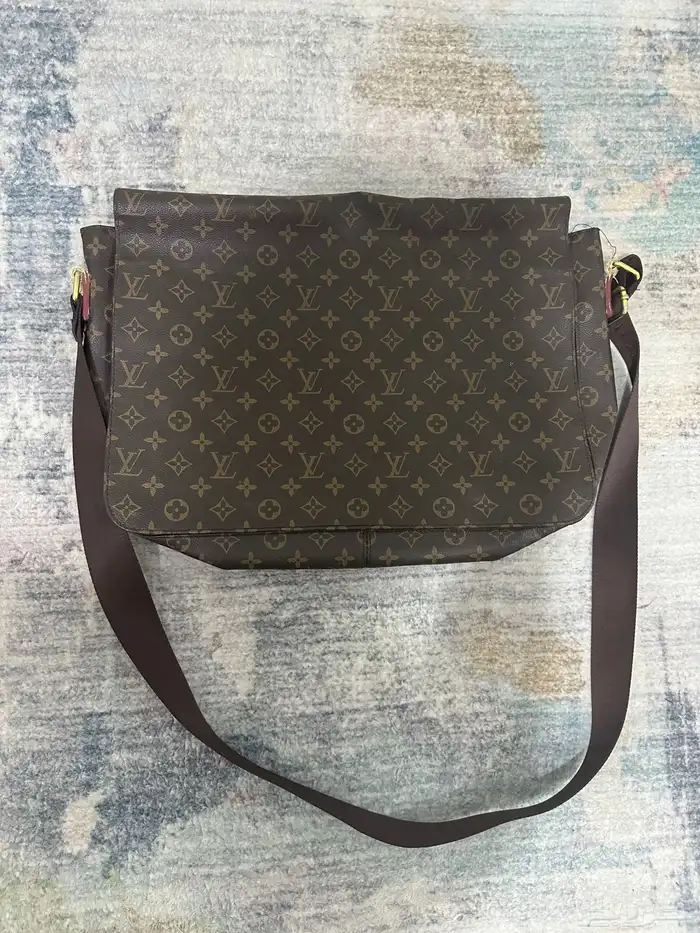 شنطة لابتوب كبيرة 0