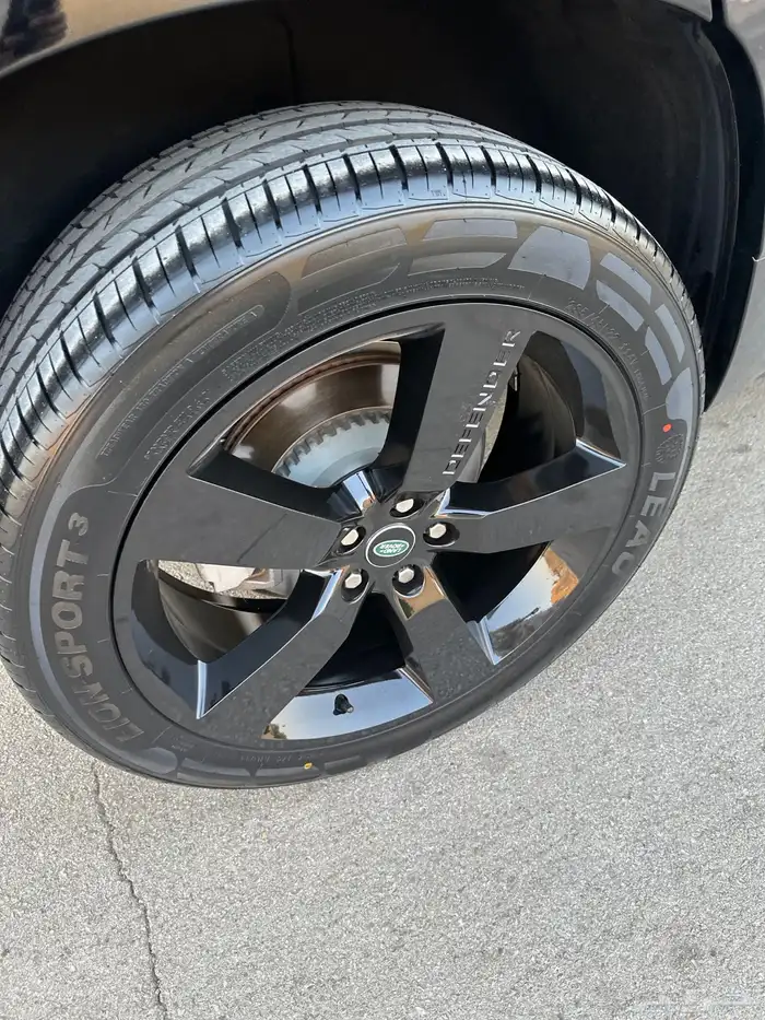 ديفندر 6 سلندر 2022 تحت الضمان HSE ( تم البيع ) 13