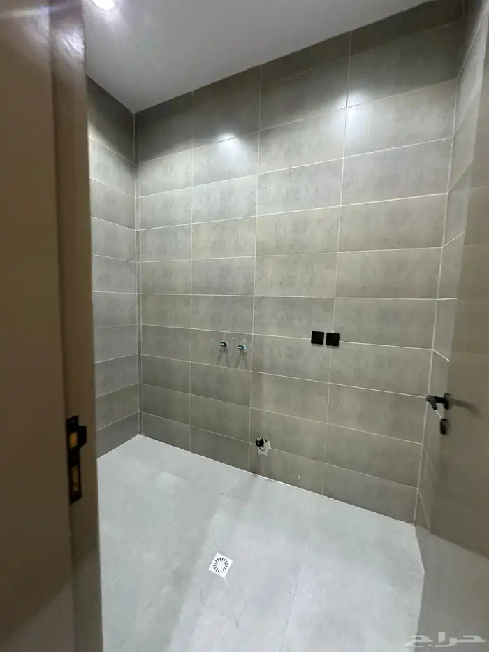 للبيع روف علوي بسعر مناسب خميس مشيط 10