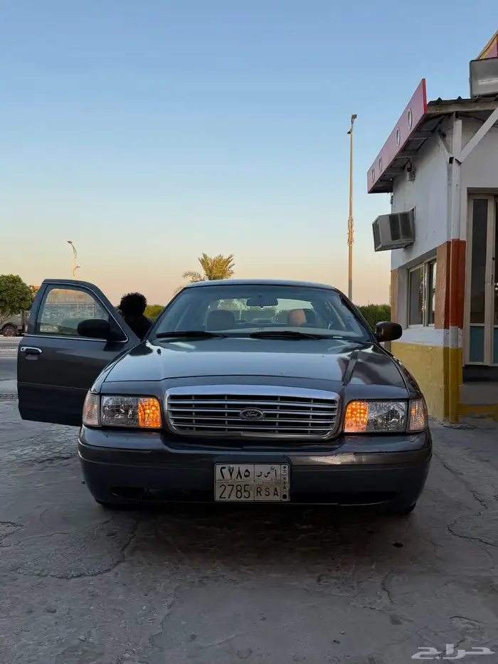 فورد فكتوريا 2005 1