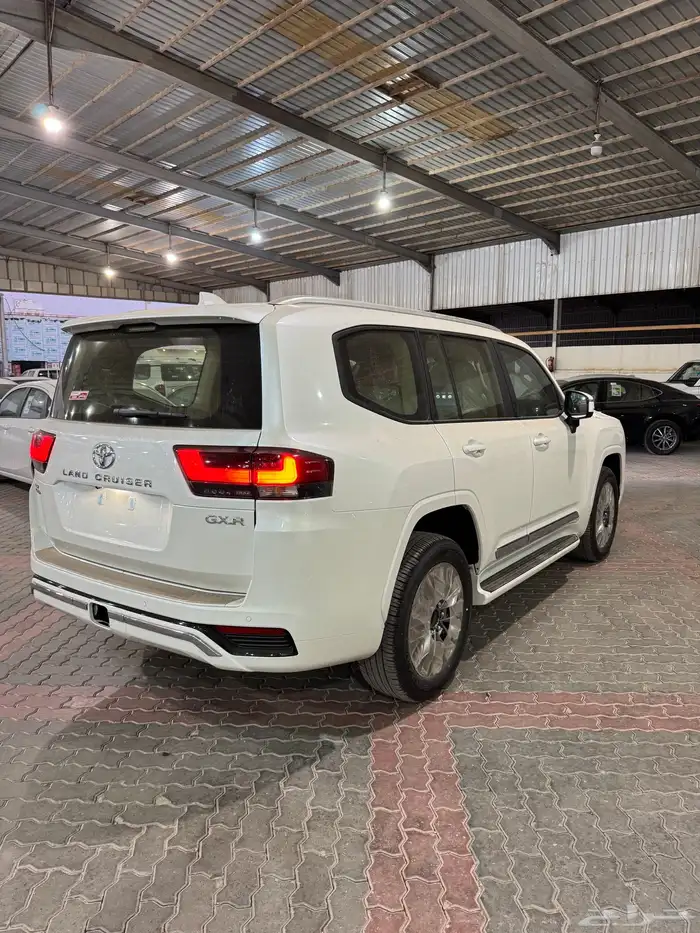 تويوتا لاندكروزر GXR4 بنزين 2025 2