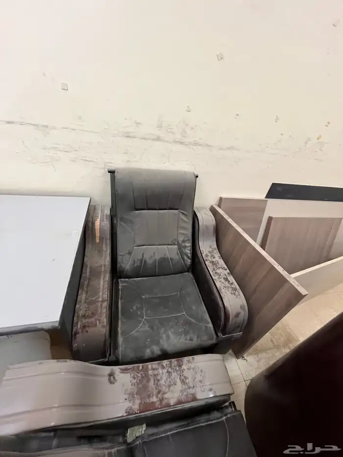 اغراض مكتب ( كراسي وطاولات وادراج) 2