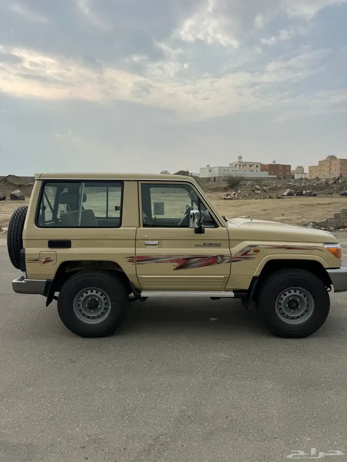 ربع 22 سعودي فل كامل الصقر بيج مخزن(النادر) 4