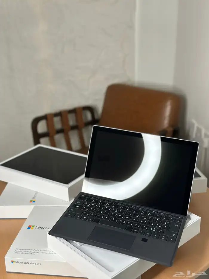 مايكروسوفت سيرفيس برو 5 جديد بكرتونه فرصه للجاد 0
