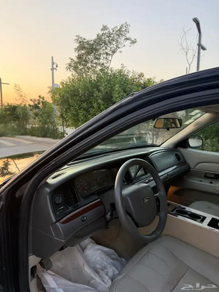 فورد فكتوريا 2011 نظيف جدا 39